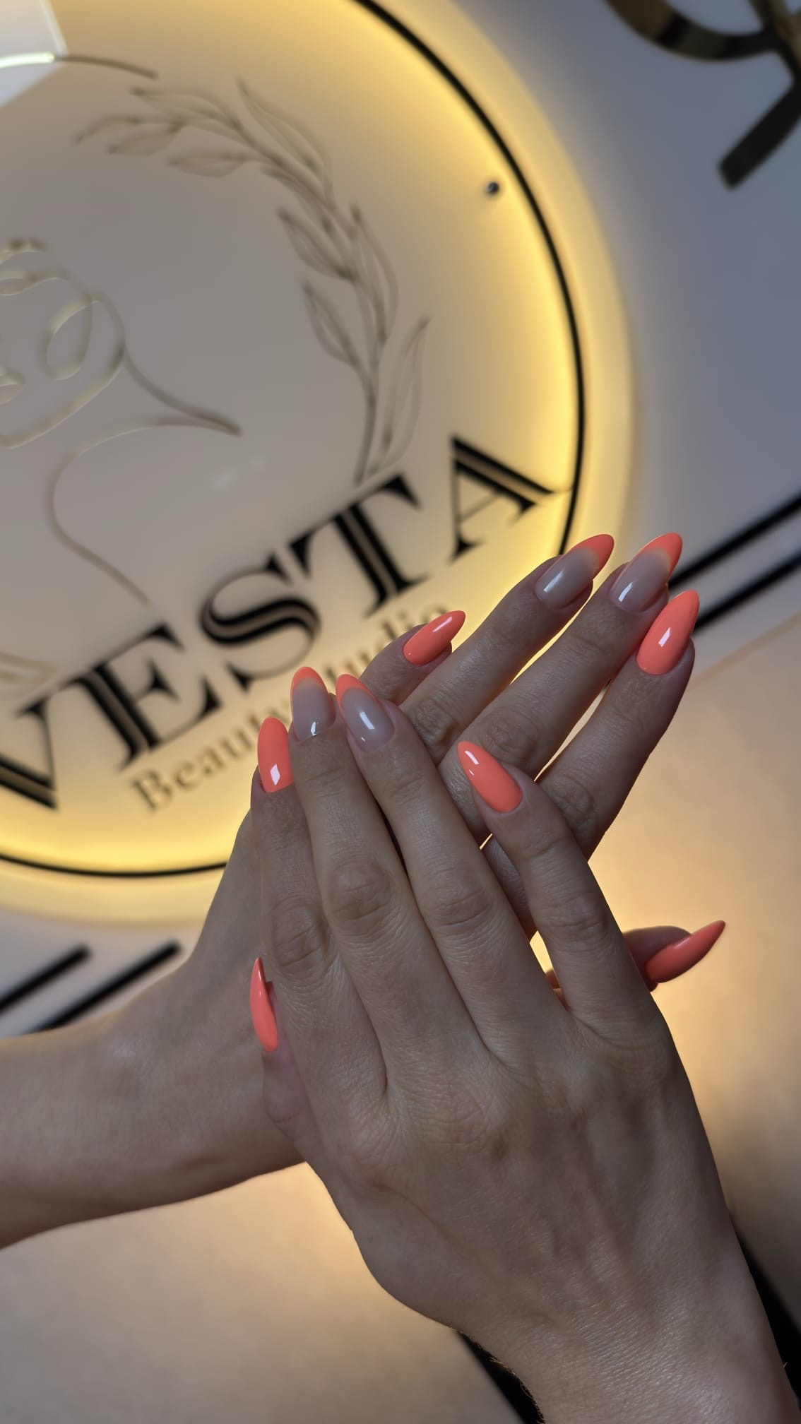 Modern nail art tasarımı